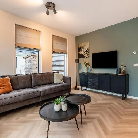 In De Koog With Sauna And Garden *