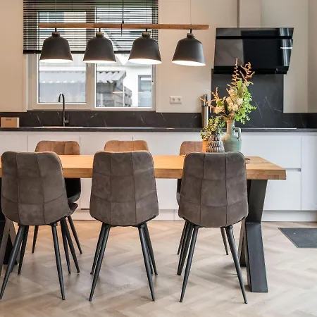 In De Koog With Sauna And Garden