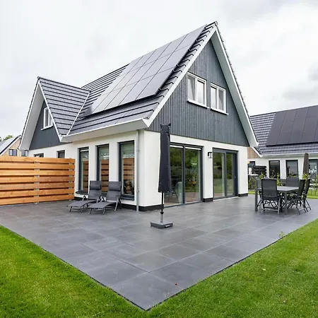 In De Koog With Sauna And Garden