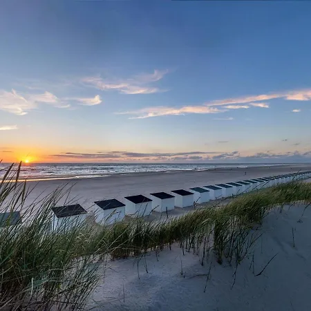 Pleasing In De Koog Texel With Terrace 펜션 *